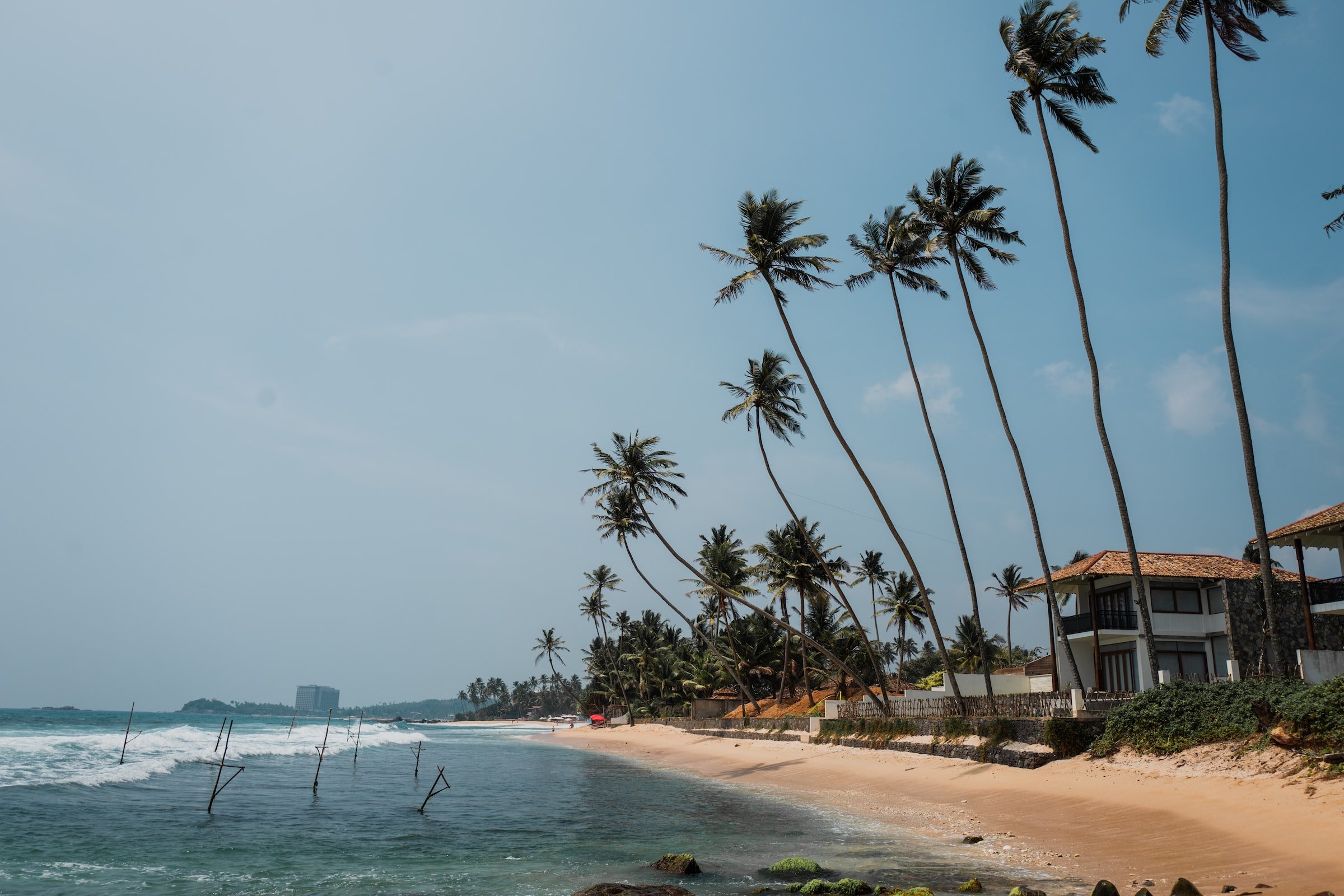 Отдых в шри ланке цены 2024 март. Унаватуна Шри Ланка. Банана Бич Шри Ланка Унаватуна. Шри Ланка пляжи без волн. Шри Ланка отели без волн.